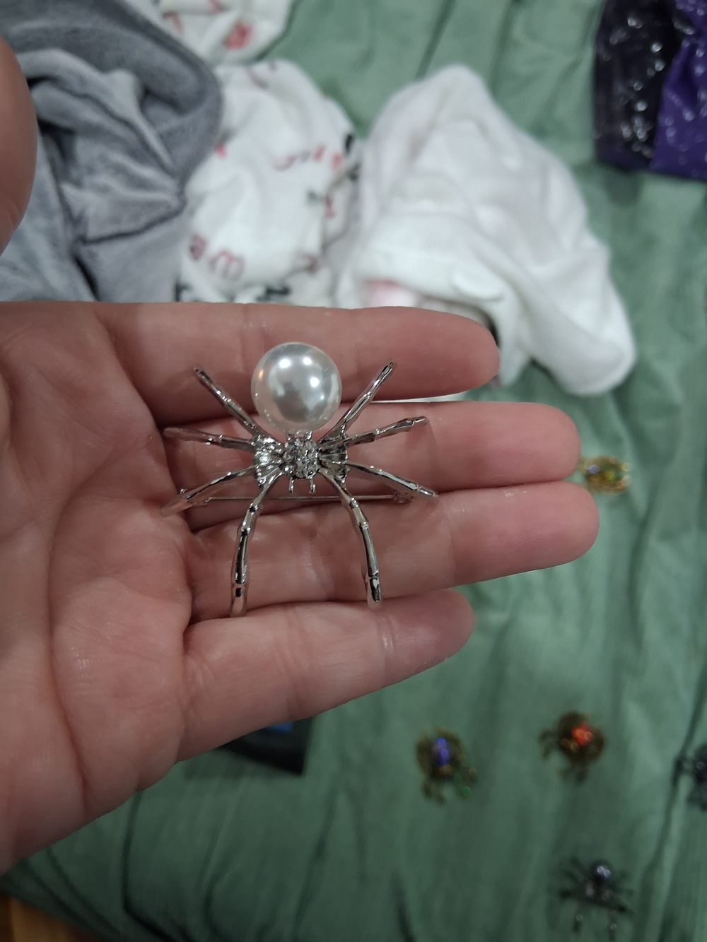Silver-Tone Pearl Spider Hair Clip - Women Accessories
